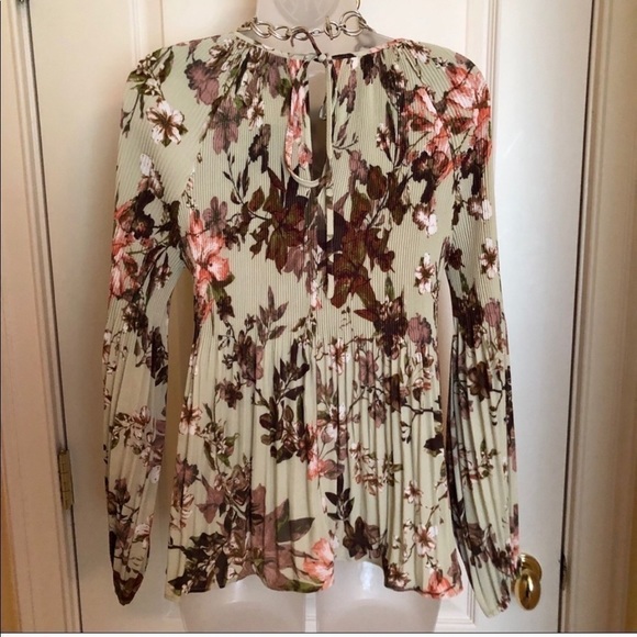 𝅺KAARI Blue Floral Top Brown Multi Color Lovely Mint NWT - Picture 8 of 8